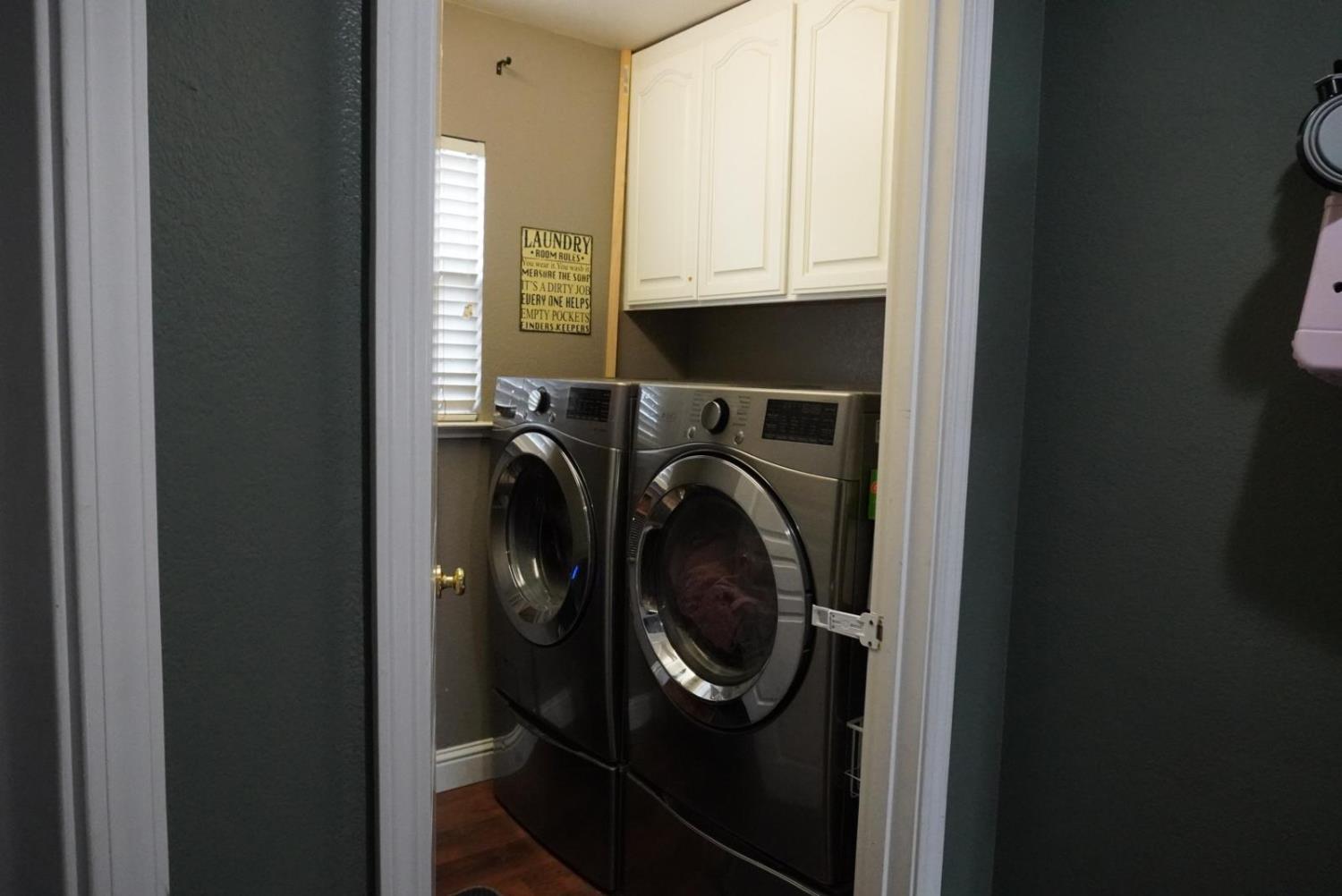 2421 Jonathon Dr, Escalon, CA 95320