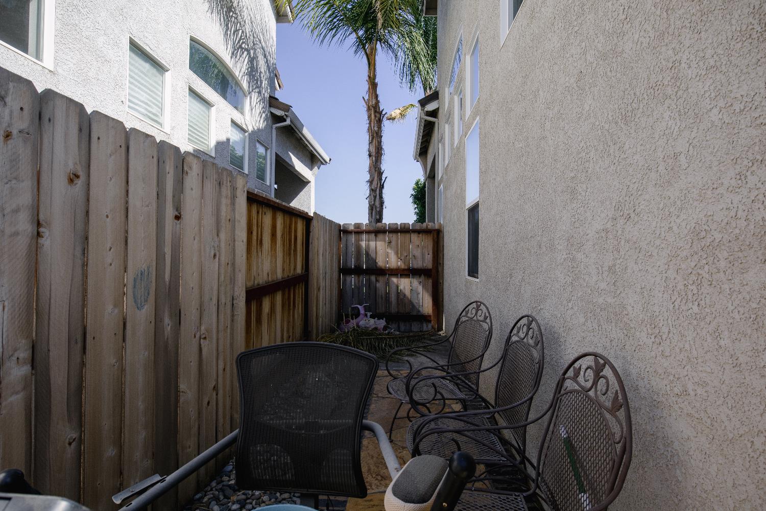 1588 Hastings Dr, Manteca, CA 95336