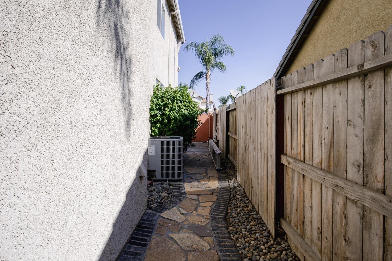 1588 Hastings Dr, Manteca, CA 95336