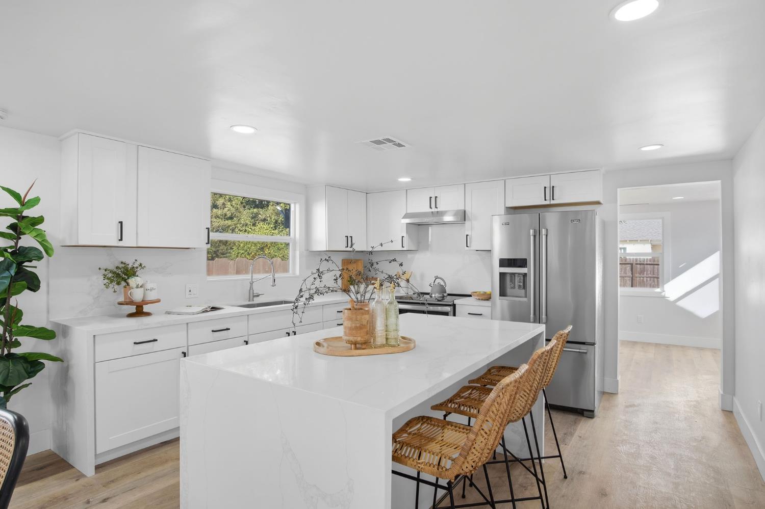 2521 East Ave, Turlock, CA 95380