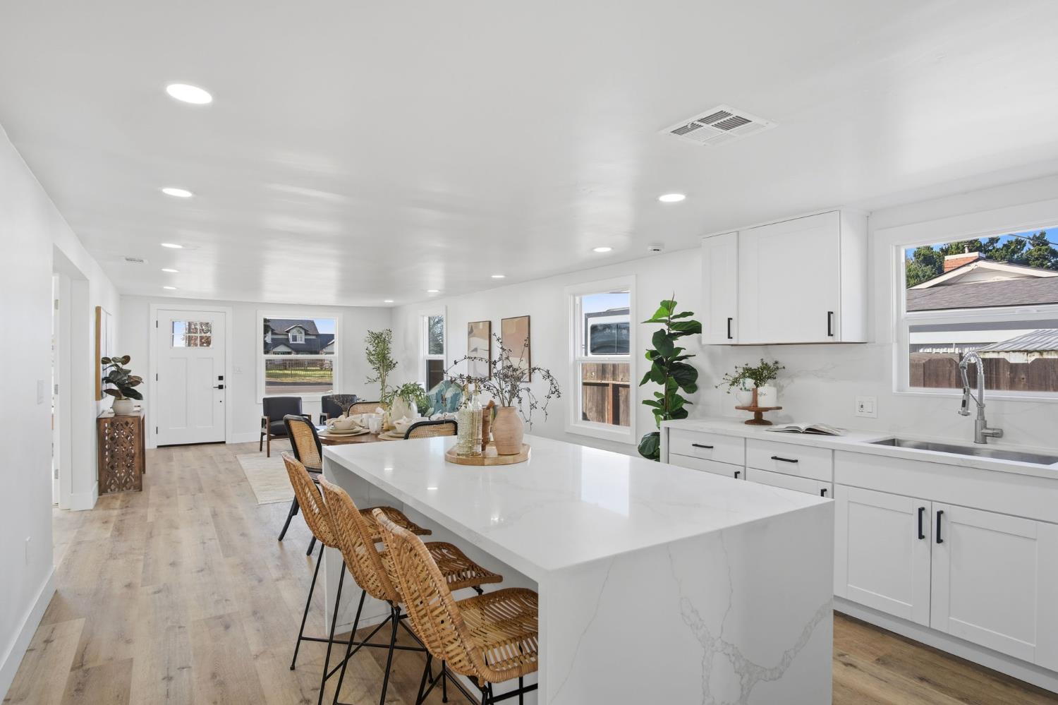 2521 East Ave, Turlock, CA 95380