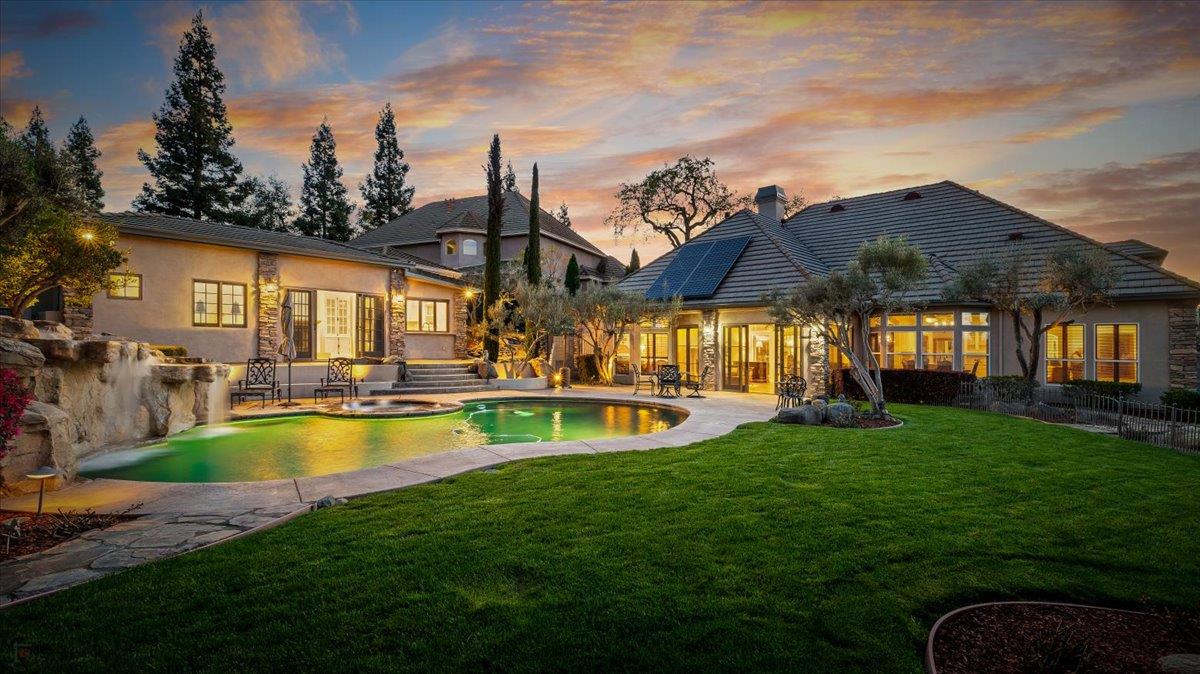 9904 Fox Borough Dr, Oakdale, CA 95361