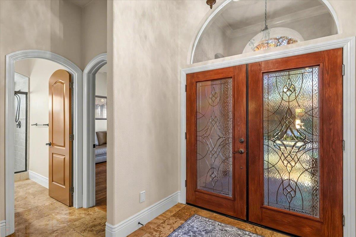 9904 Fox Borough Dr, Oakdale, CA 95361