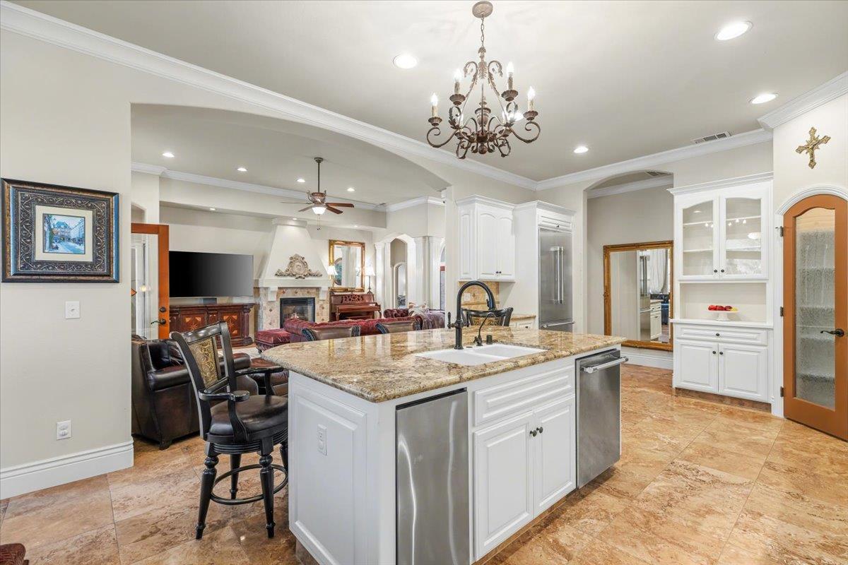 9904 Fox Borough Dr, Oakdale, CA 95361