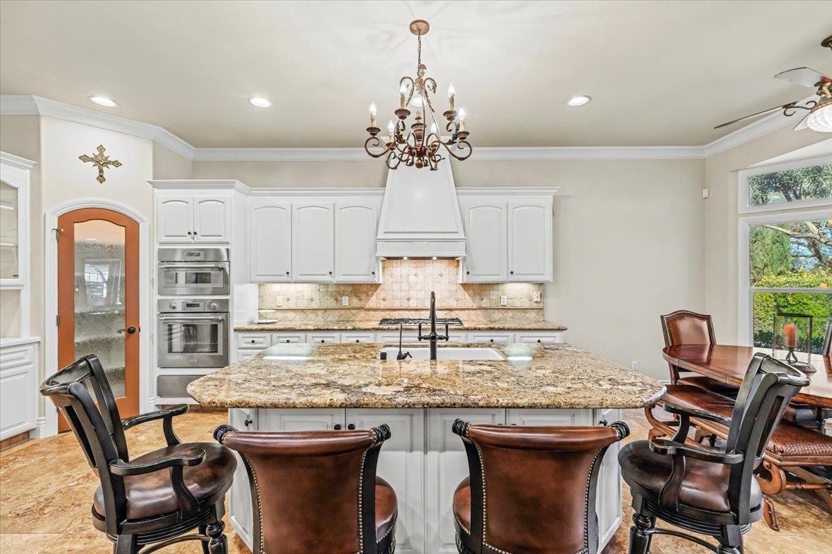 9904 Fox Borough Dr, Oakdale, CA 95361