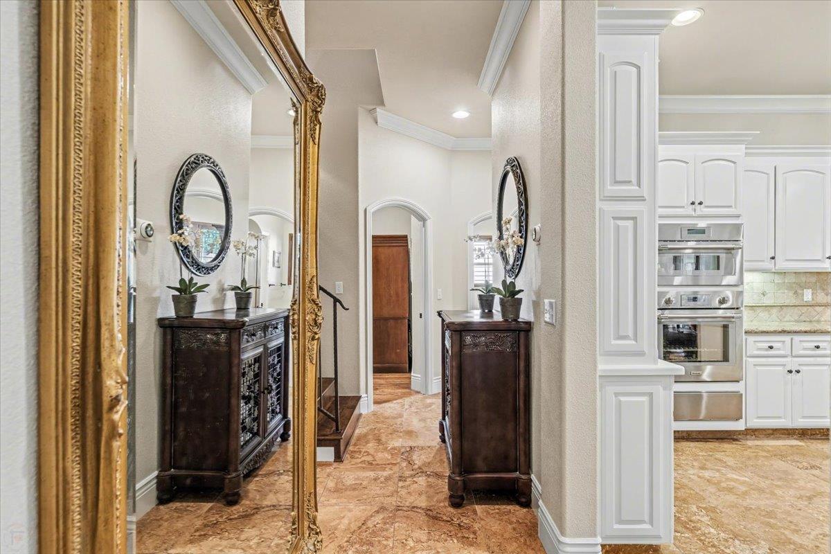 9904 Fox Borough Dr, Oakdale, CA 95361