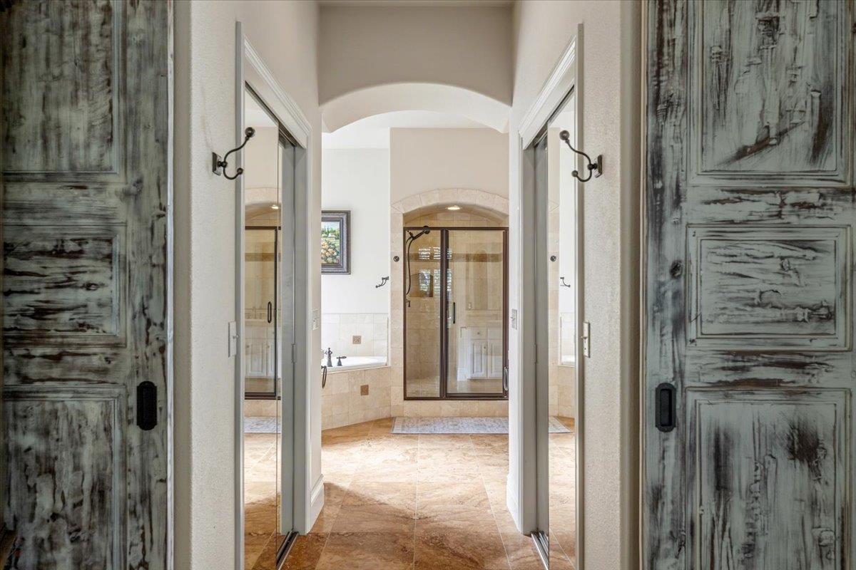 9904 Fox Borough Dr, Oakdale, CA 95361