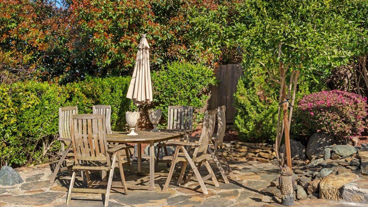 9904 Fox Borough Dr, Oakdale, CA 95361