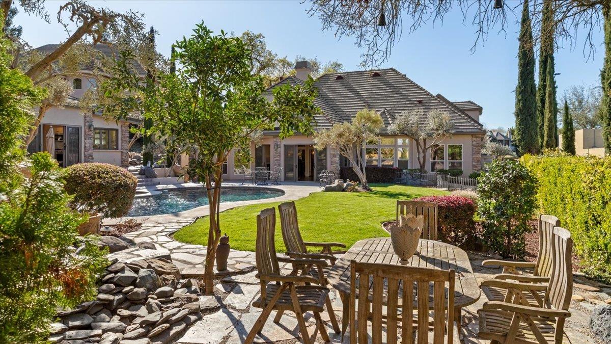 9904 Fox Borough Dr, Oakdale, CA 95361