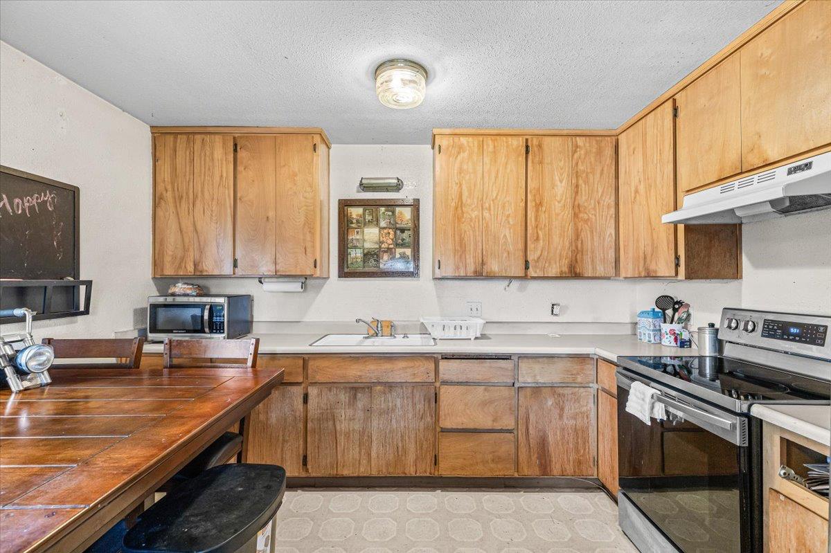 1630 Holm, Modesto, CA 95351