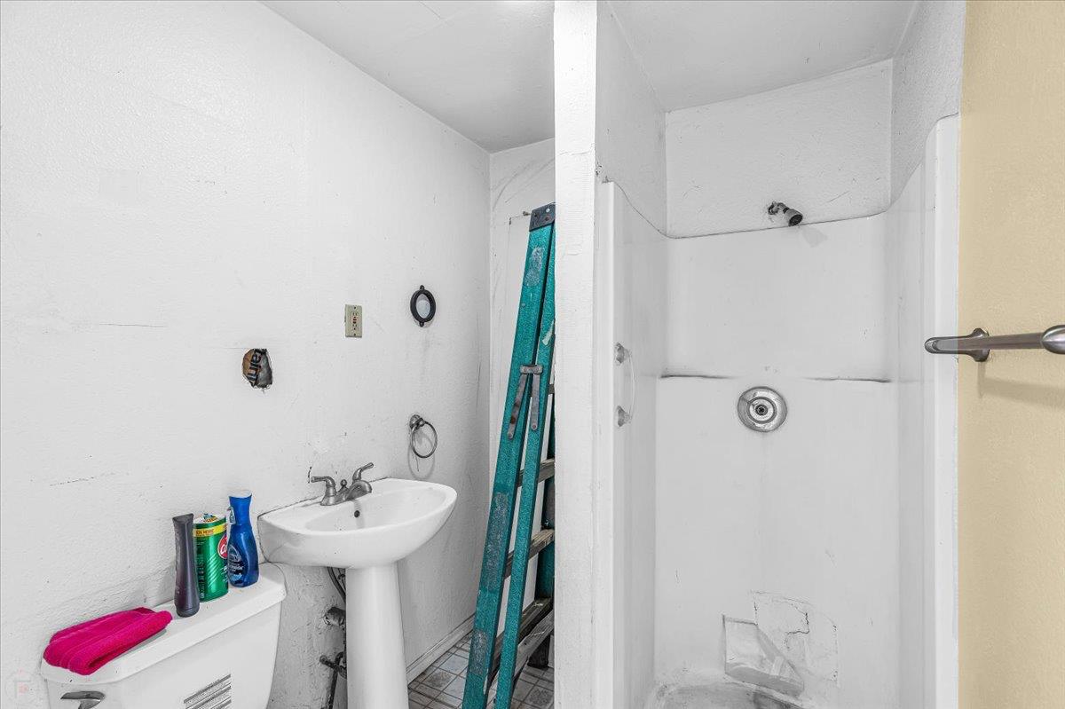 1630 Holm, Modesto, CA 95351