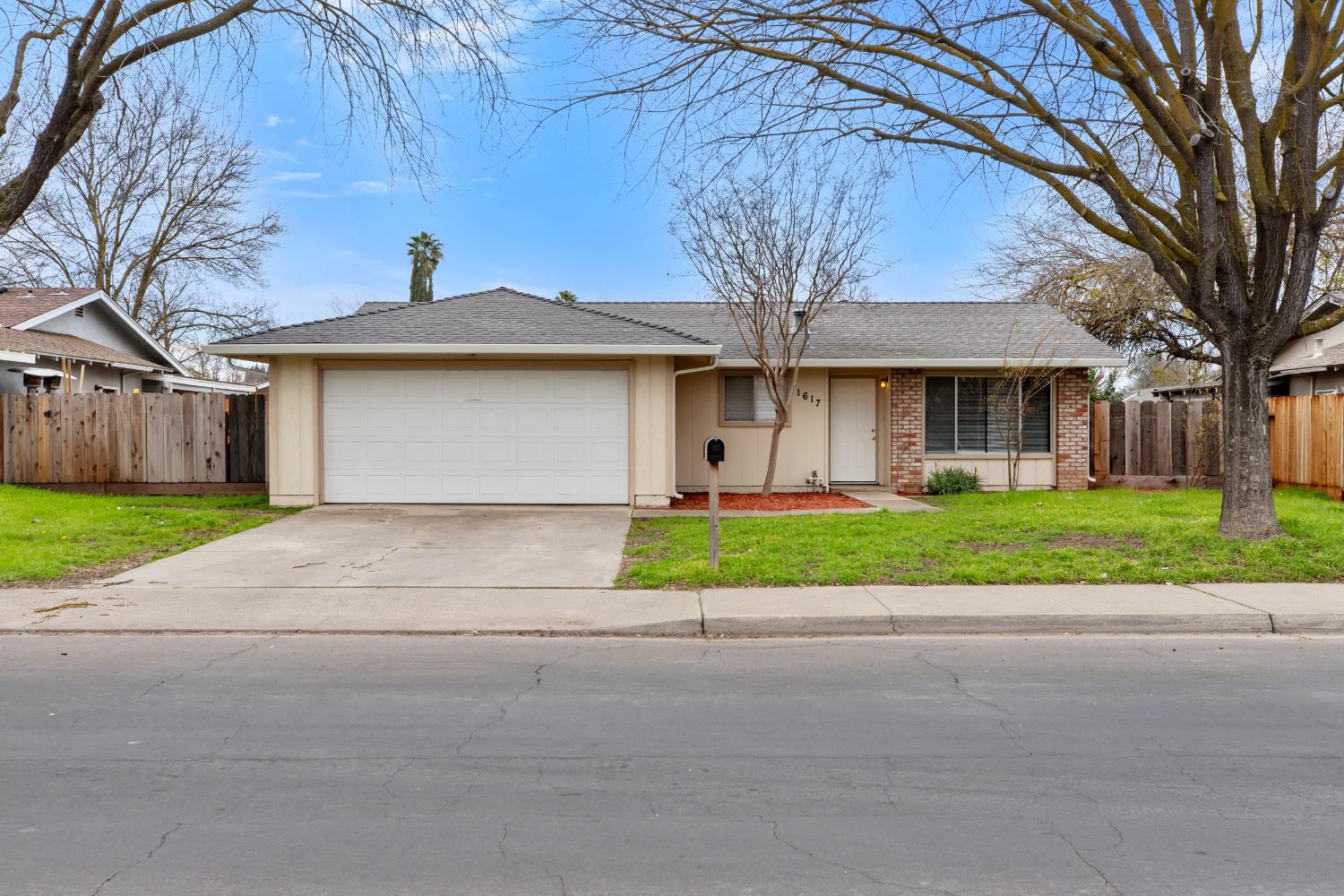 1617 Rose Ave, Modesto, CA 95355