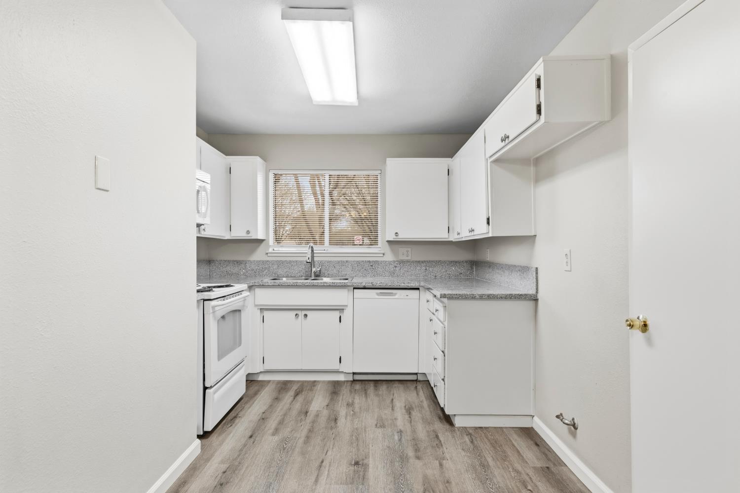 1617 Rose Ave, Modesto, CA 95355