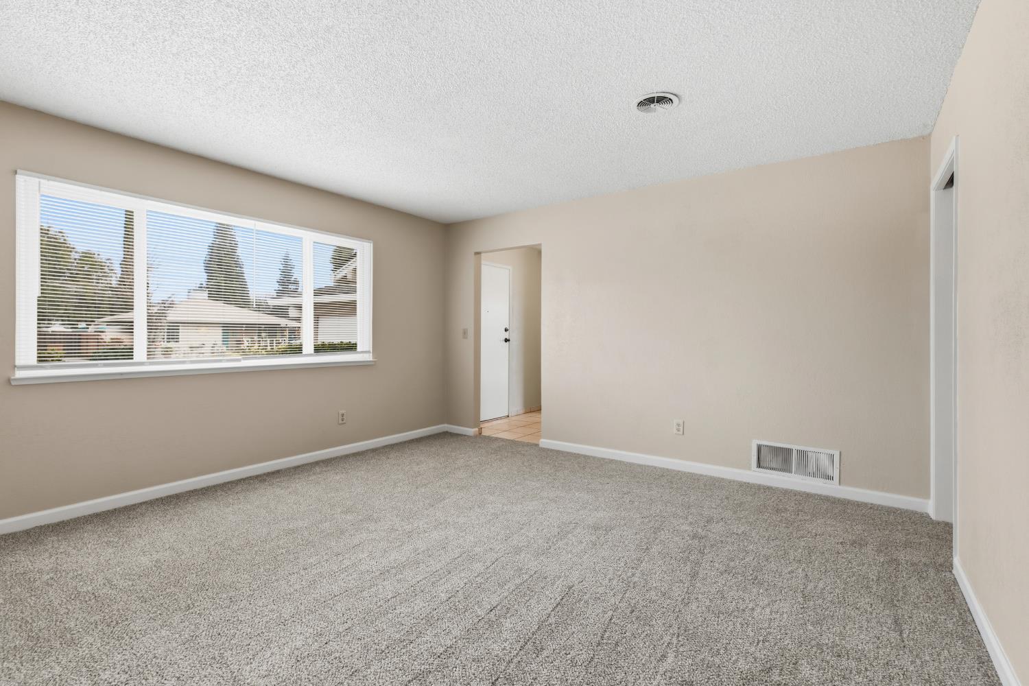 412 Kavanagh Ave, Modesto, CA 95350