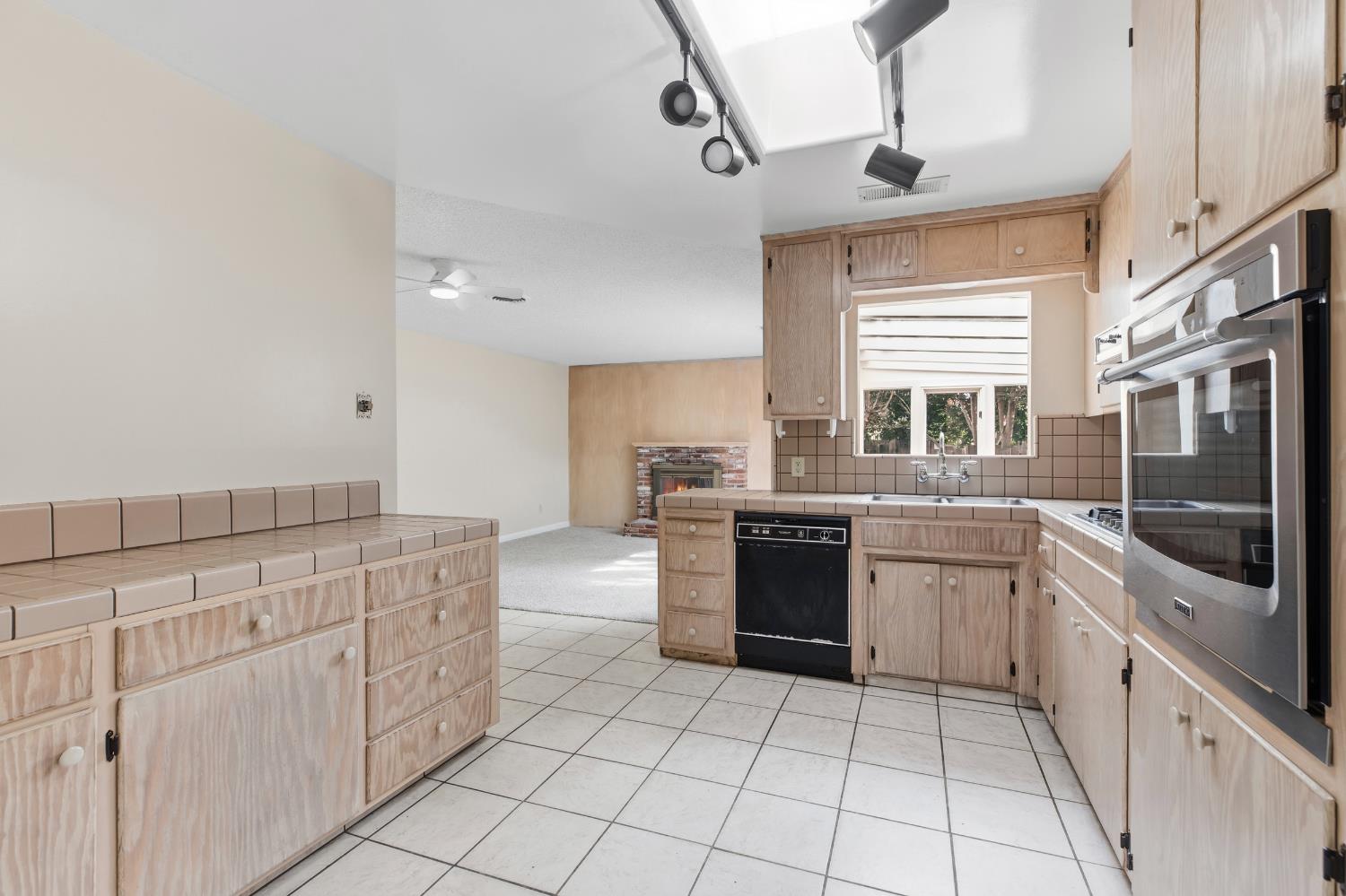 412 Kavanagh Ave, Modesto, CA 95350