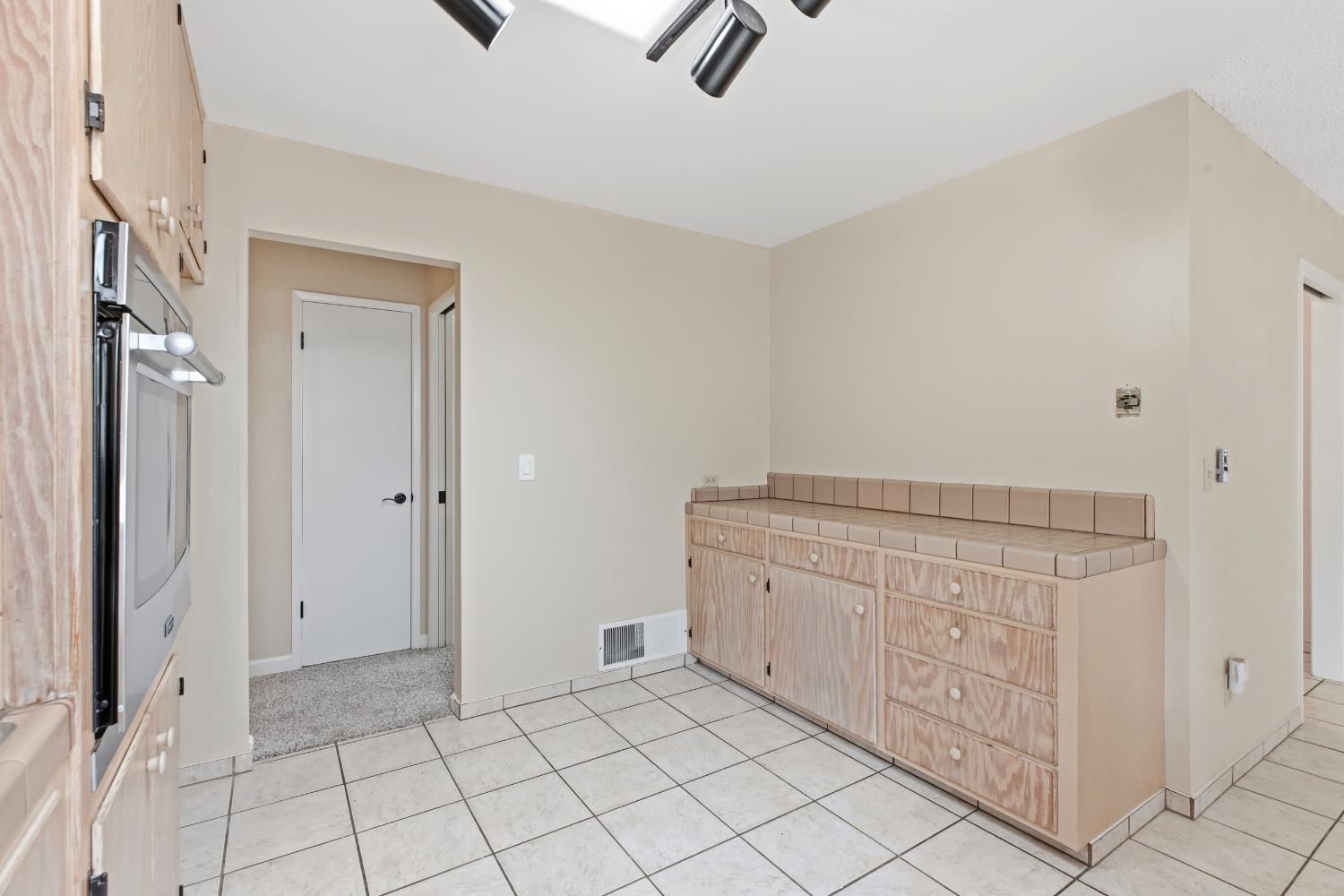 412 Kavanagh Ave, Modesto, CA 95350