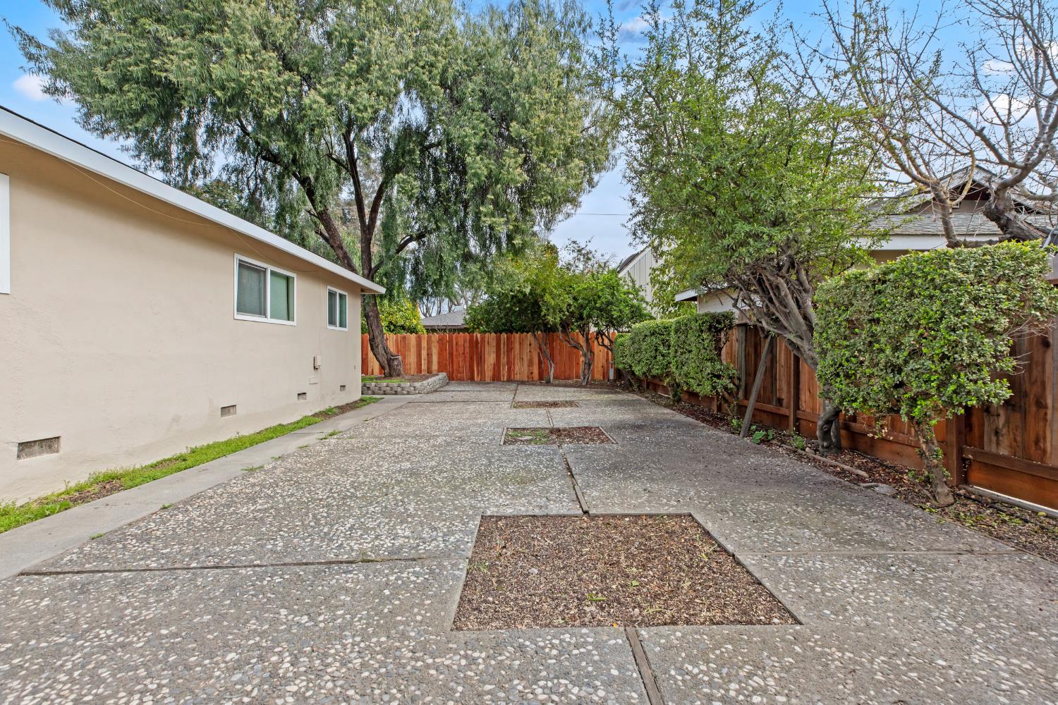 412 Kavanagh Ave, Modesto, CA 95350