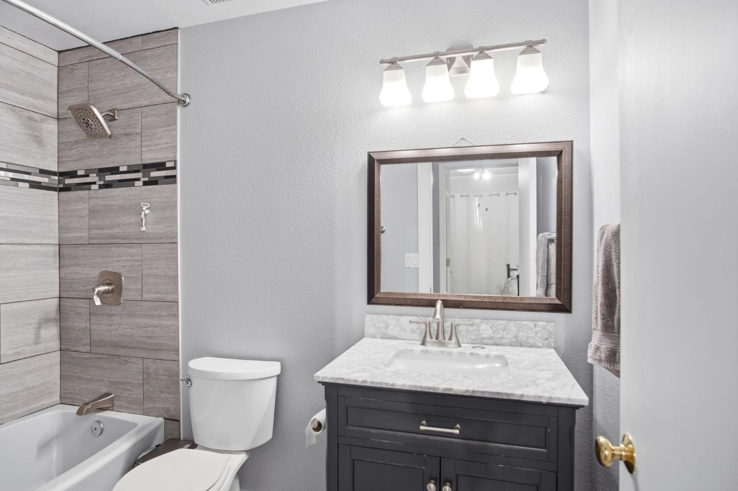 147 Ivy Ave, Patterson, CA 95363