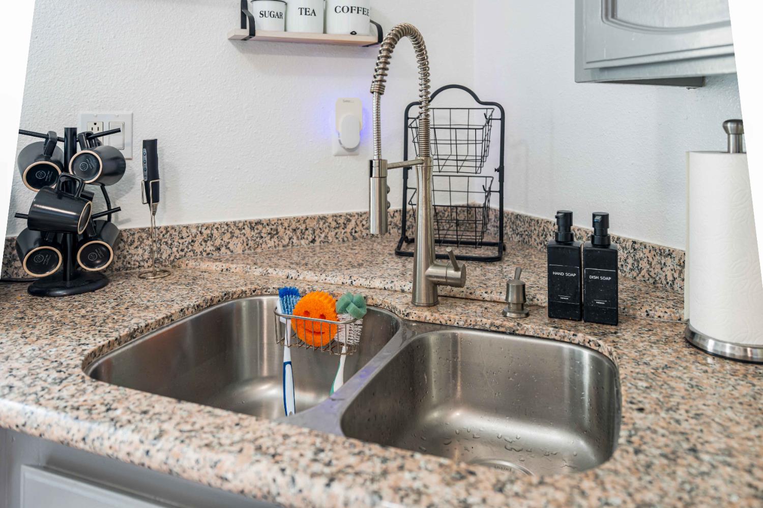 2165 Sharon Way, Modesto, CA 95350