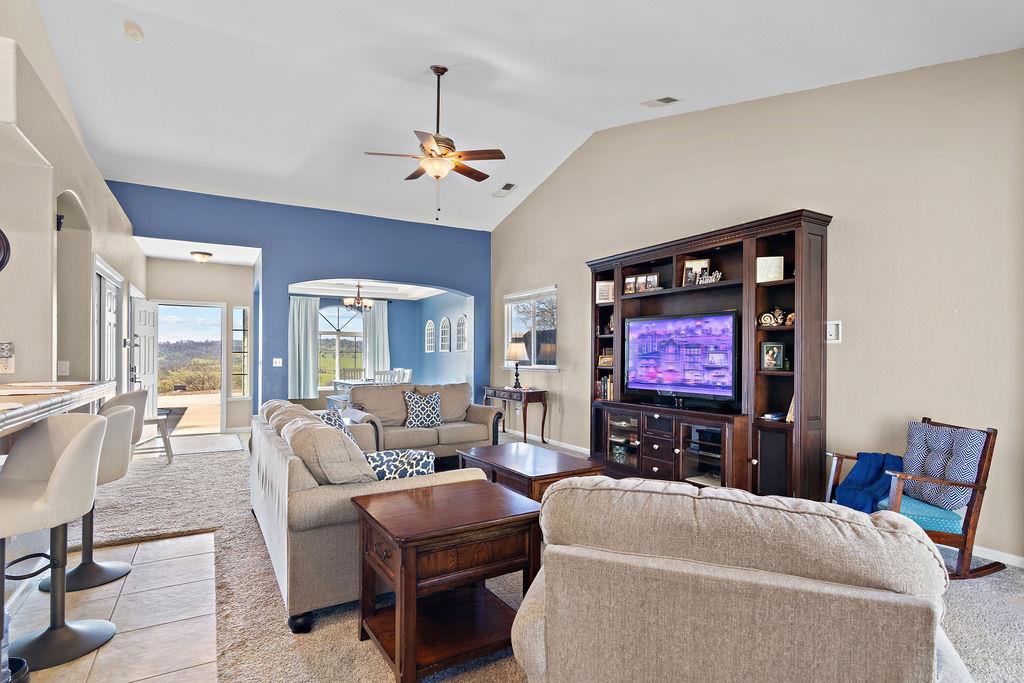 4955 Little John Rd, Copperopolis, CA 95228