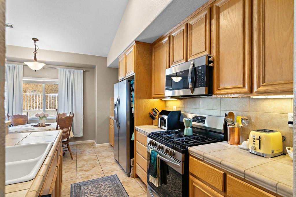 4955 Little John Rd, Copperopolis, CA 95228