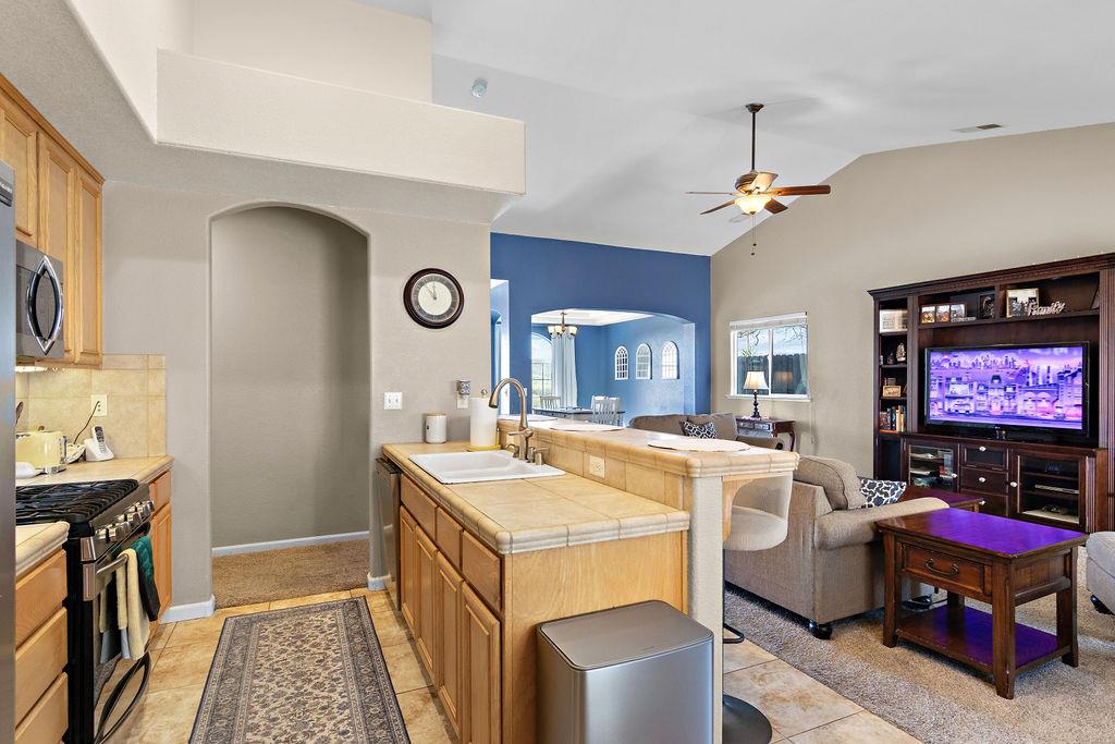 4955 Little John Rd, Copperopolis, CA 95228