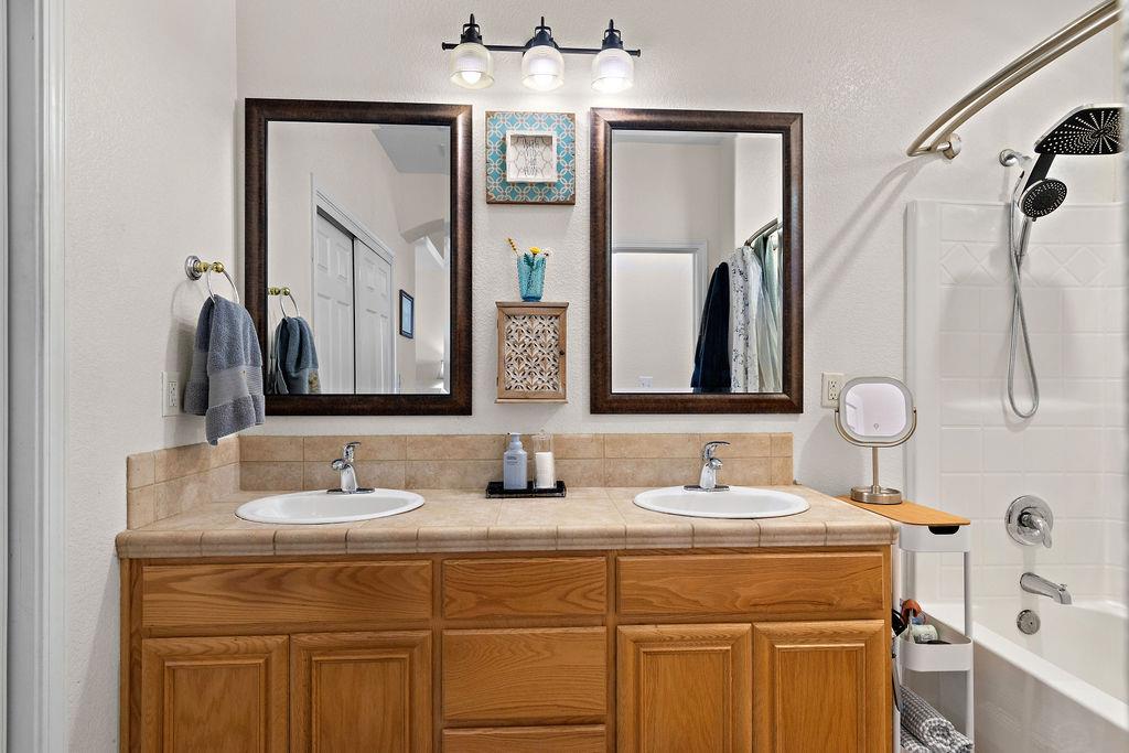 4955 Little John Rd, Copperopolis, CA 95228