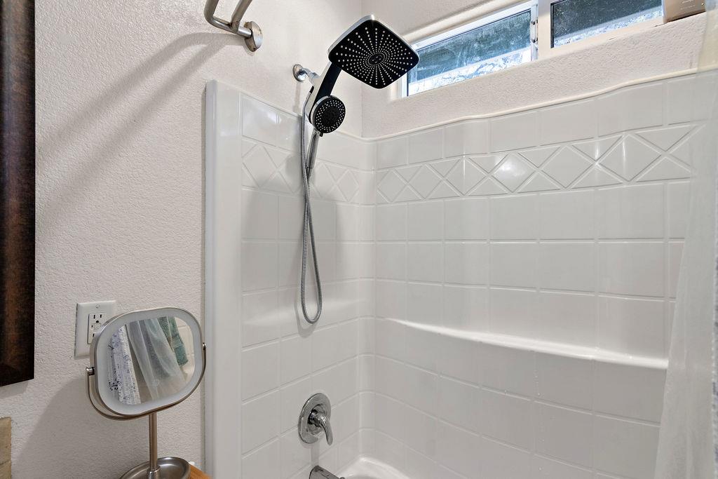 4955 Little John Rd, Copperopolis, CA 95228