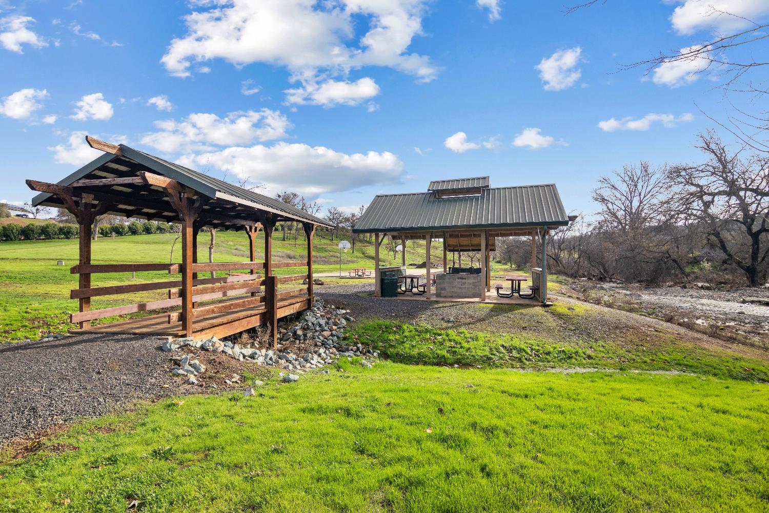 4955 Little John Rd, Copperopolis, CA 95228