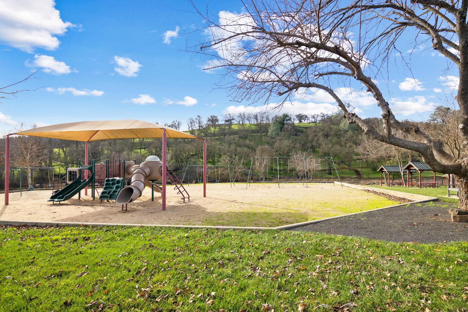 4955 Little John Rd, Copperopolis, CA 95228