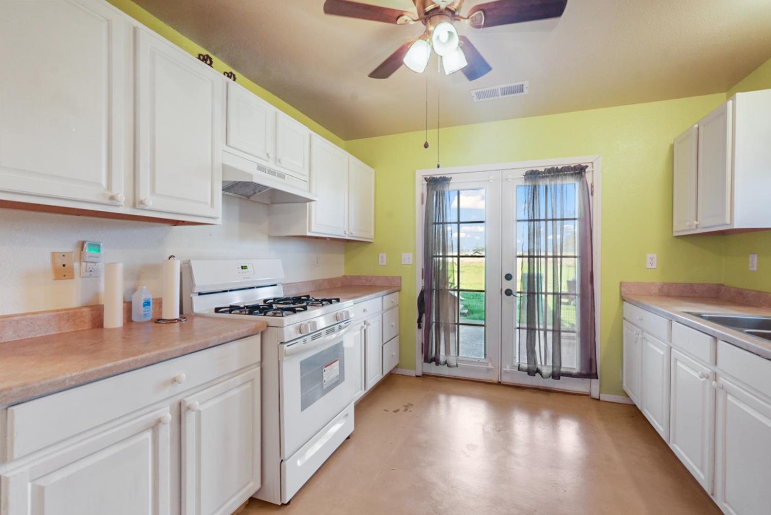 13180 Jackson St, Le Grand, CA 95333