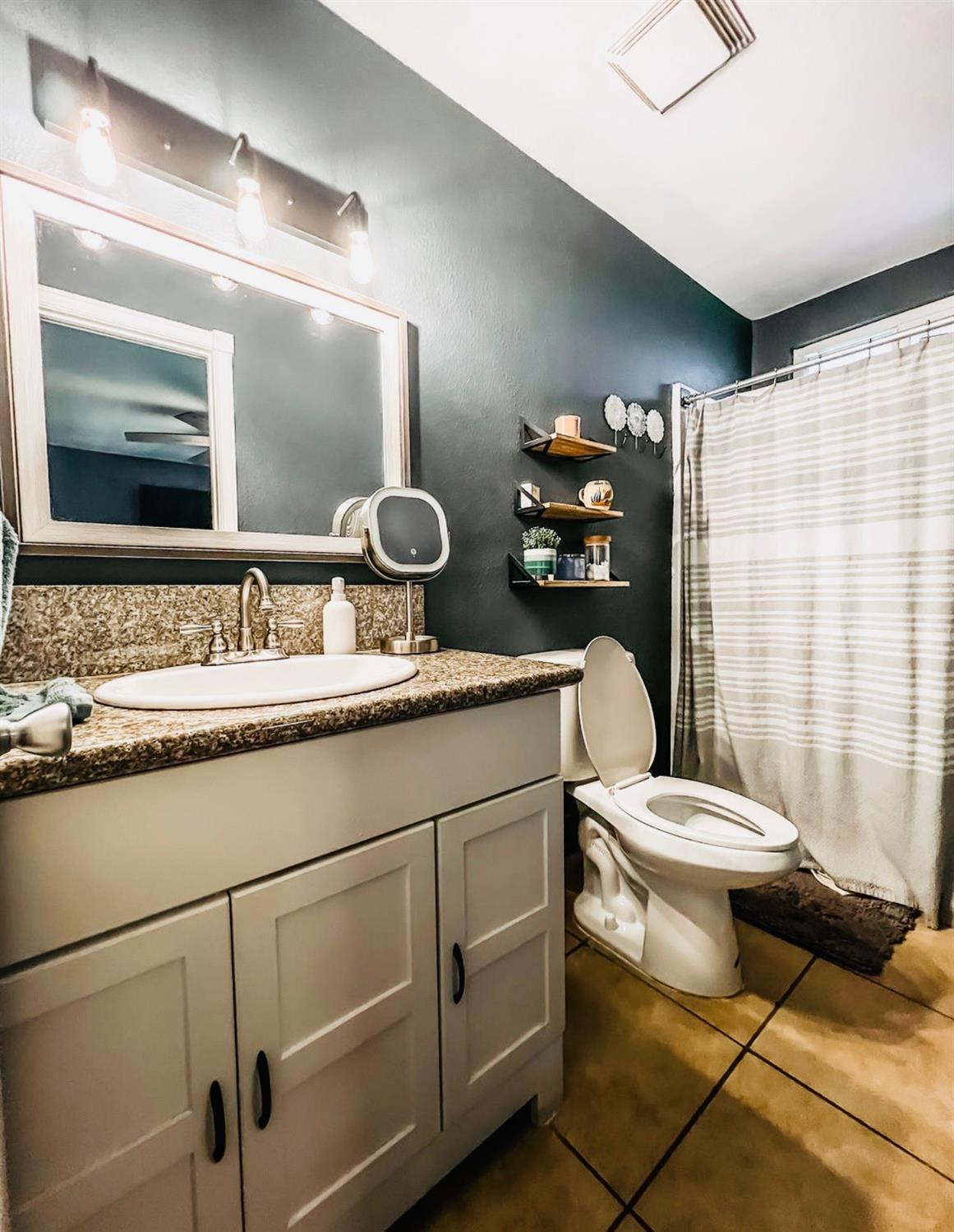 2101 NE Milford Ln, Modesto, CA 95355