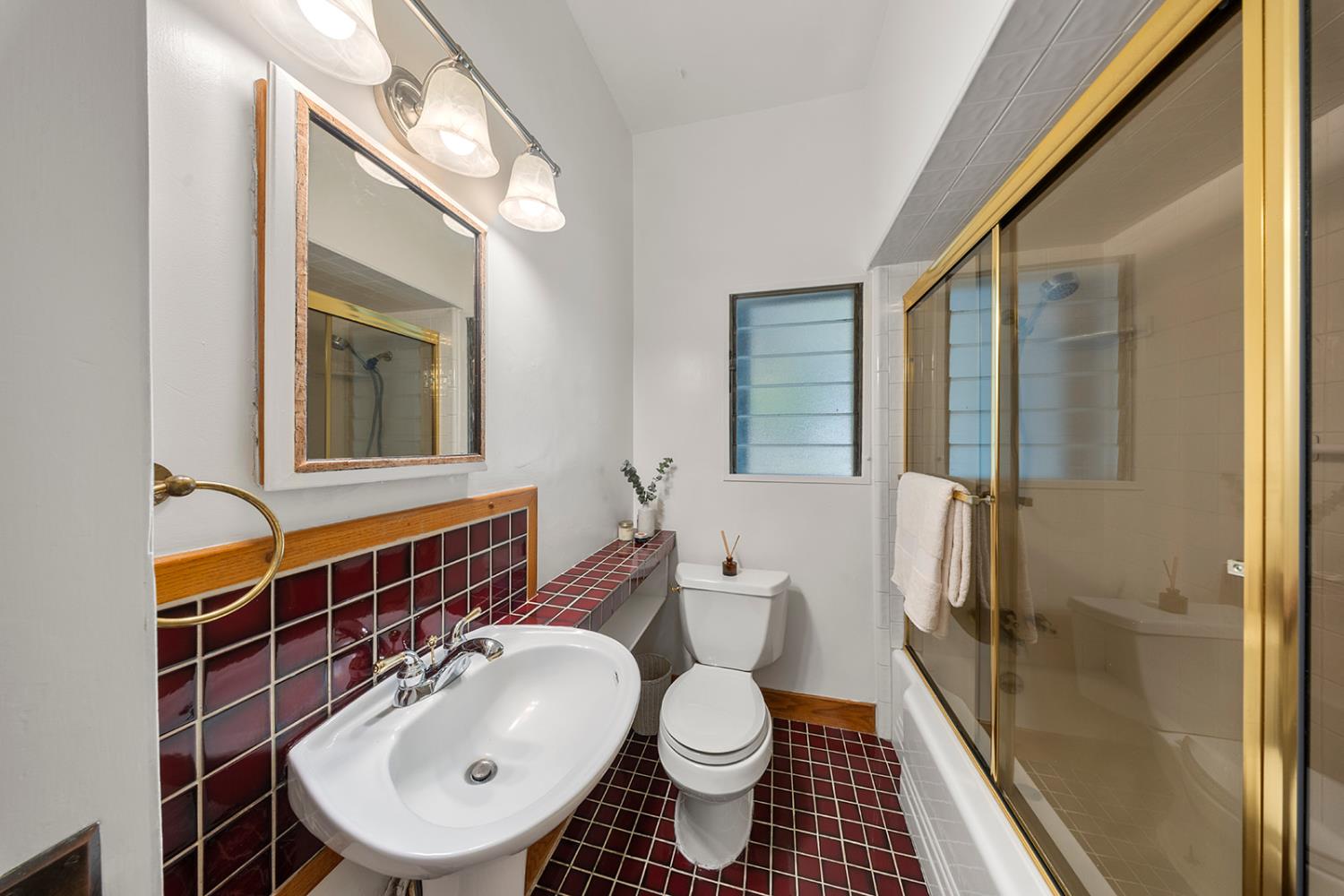 122 MAGNOLIA Ave, Modesto, CA 95354