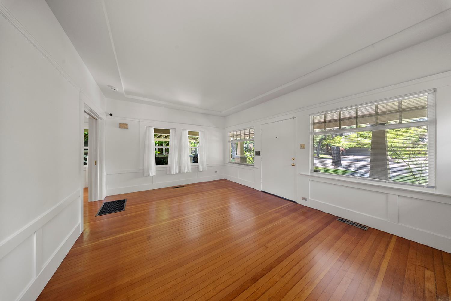 122 MAGNOLIA Ave, Modesto, CA 95354