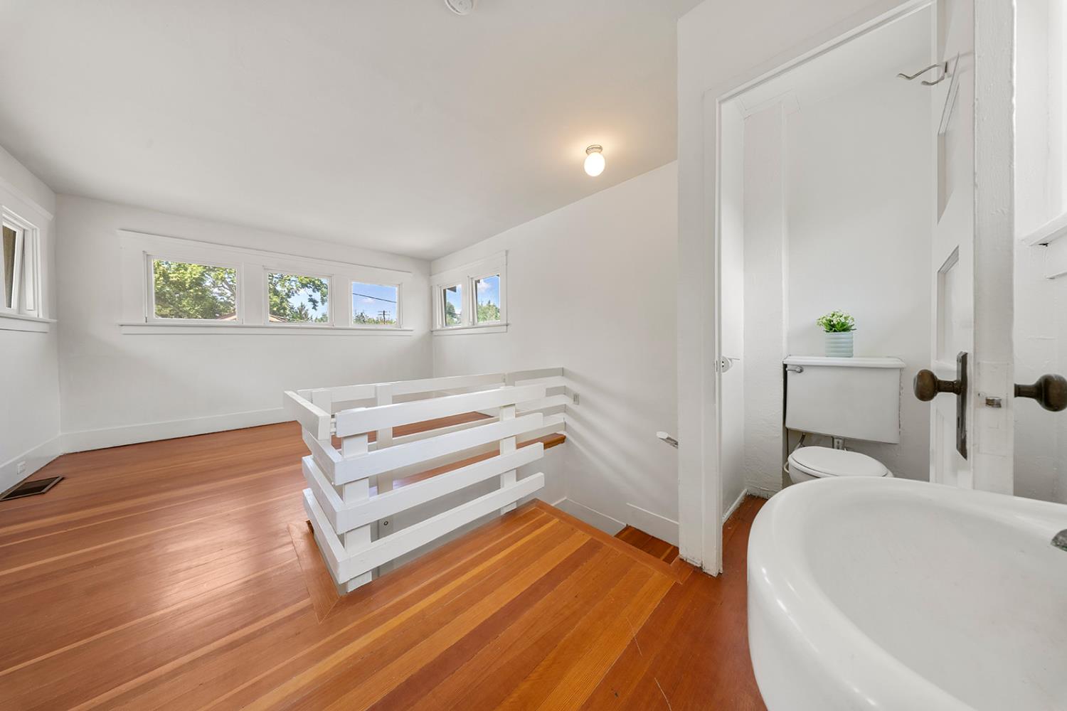 122 MAGNOLIA Ave, Modesto, CA 95354