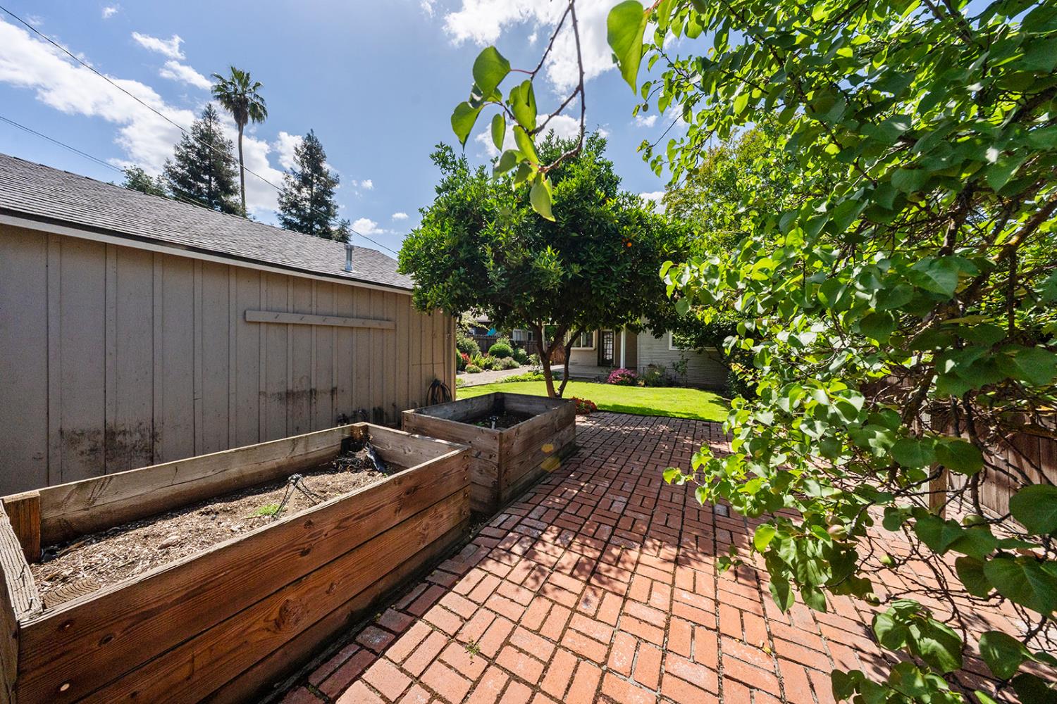 122 MAGNOLIA Ave, Modesto, CA 95354