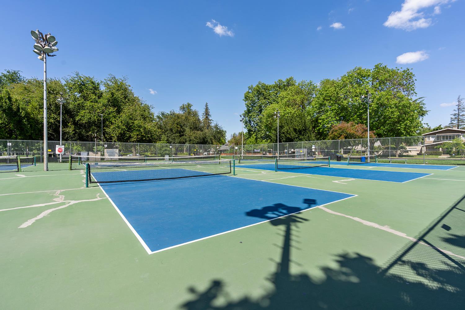 122 MAGNOLIA Ave, Modesto, CA 95354