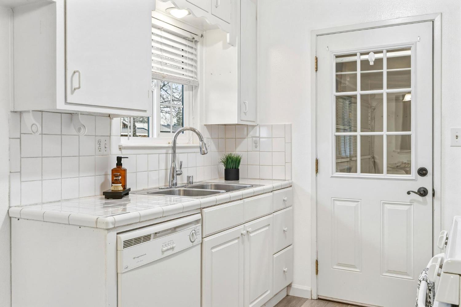 1612 Krishawn Way, Modesto, CA 95356