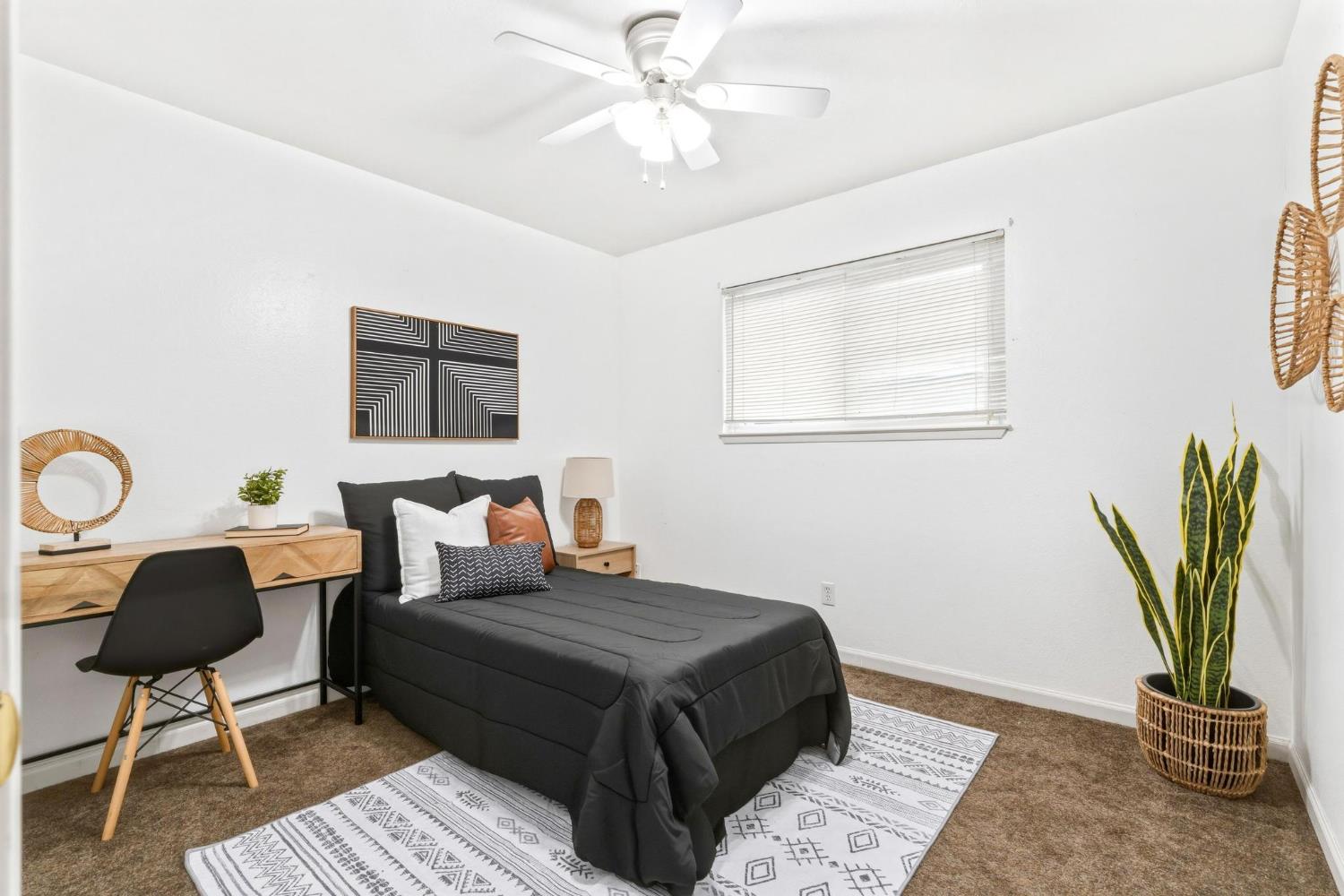 1612 Krishawn Way, Modesto, CA 95356