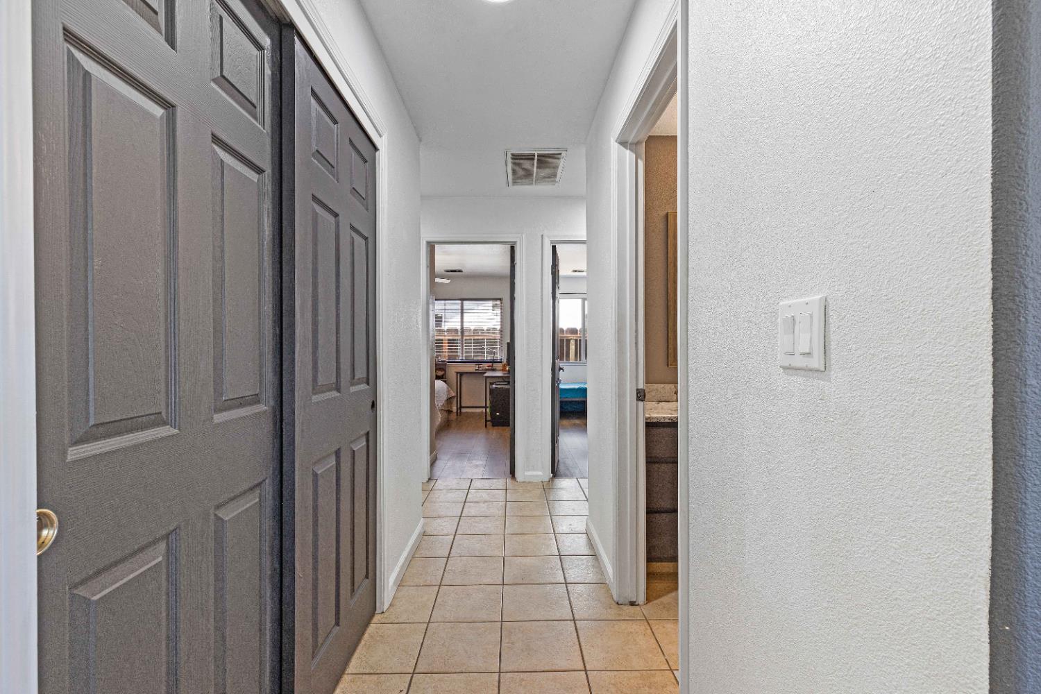 1628 Sungate Dr, Ceres, CA 95307