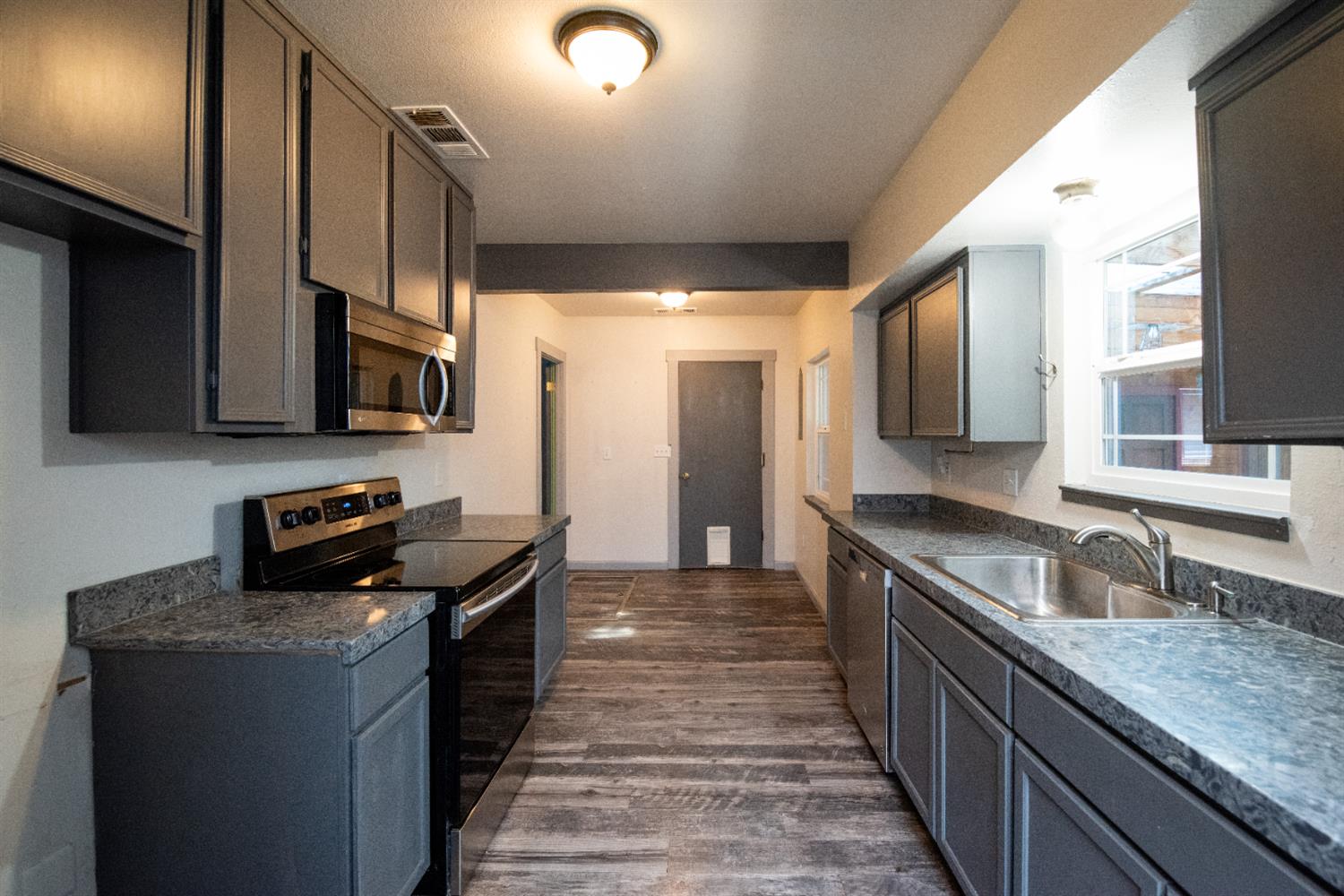 414 Melrose St, Modesto, CA 95354