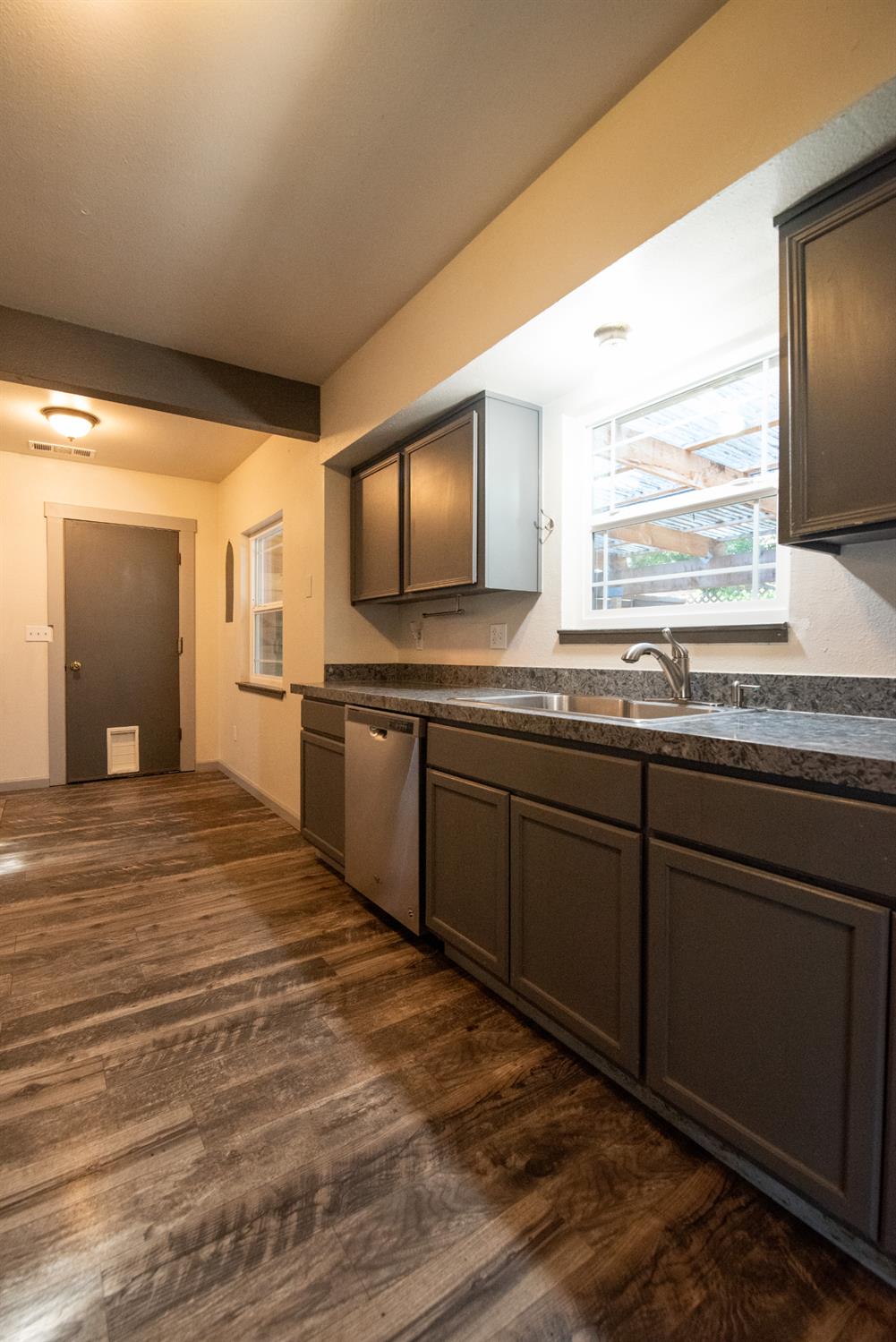 414 Melrose St, Modesto, CA 95354