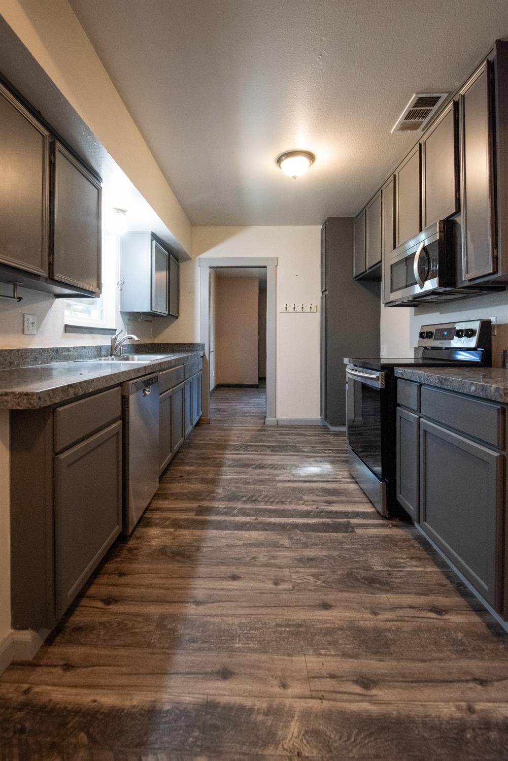 414 Melrose St, Modesto, CA 95354