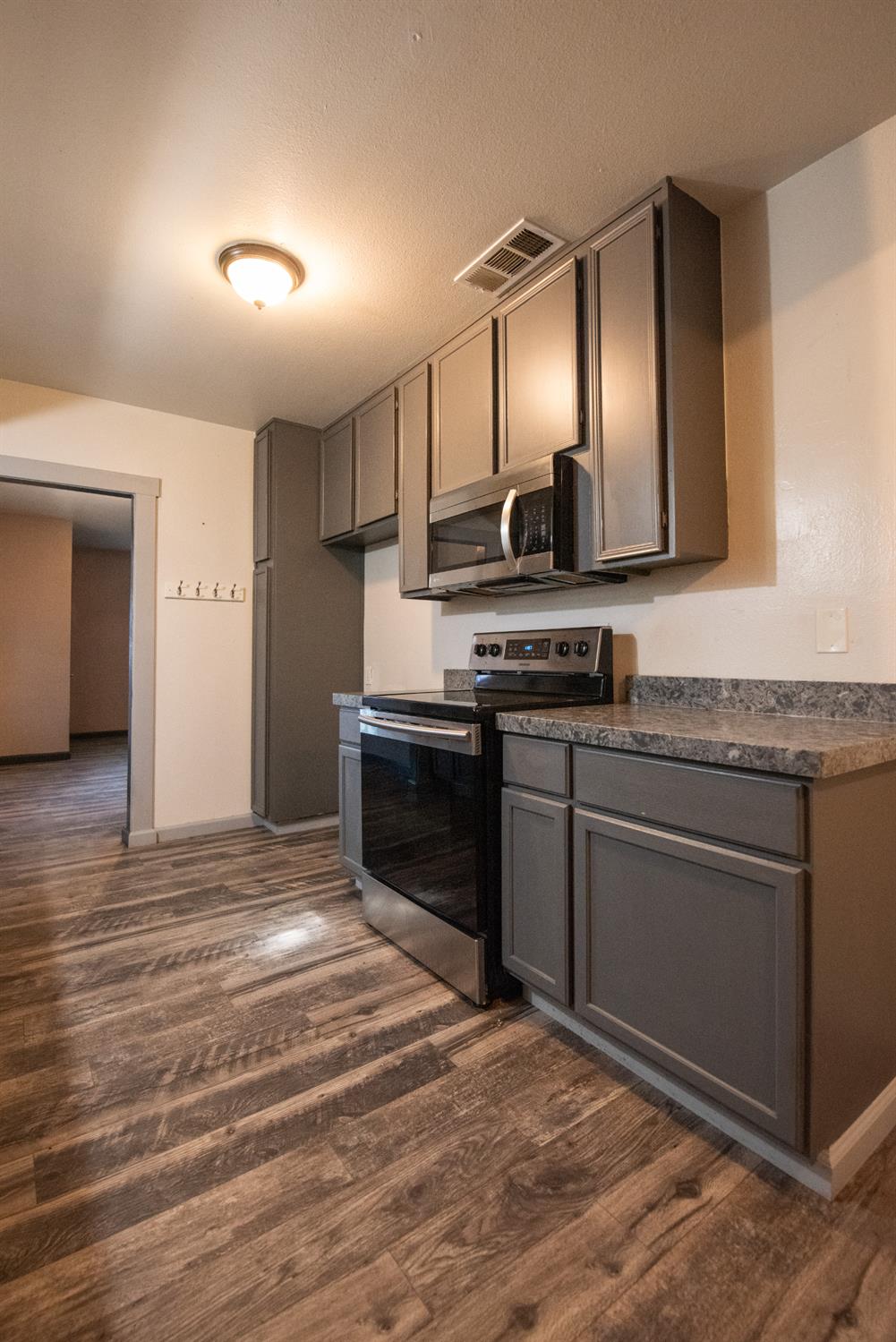 414 Melrose St, Modesto, CA 95354