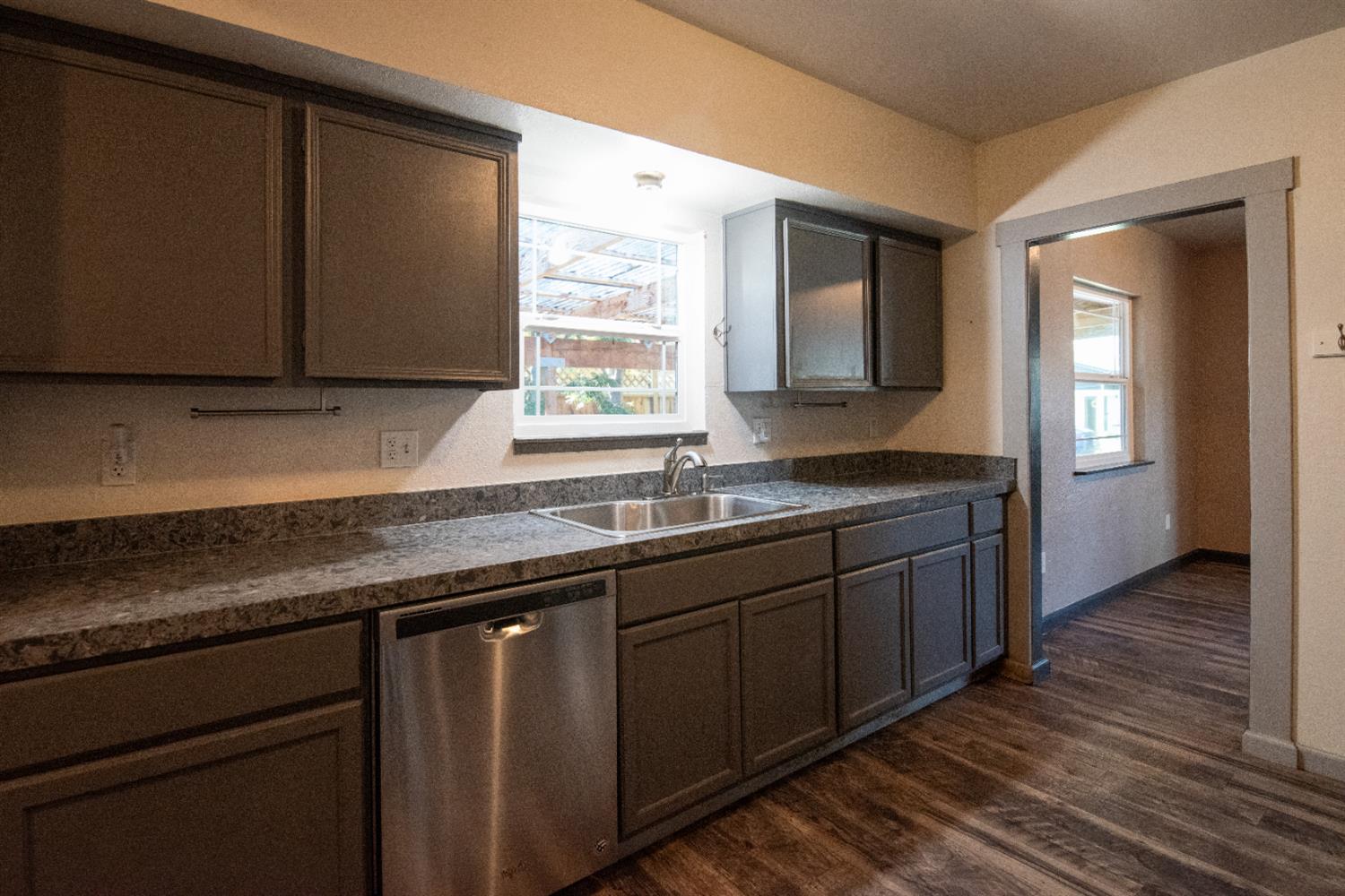 414 Melrose St, Modesto, CA 95354