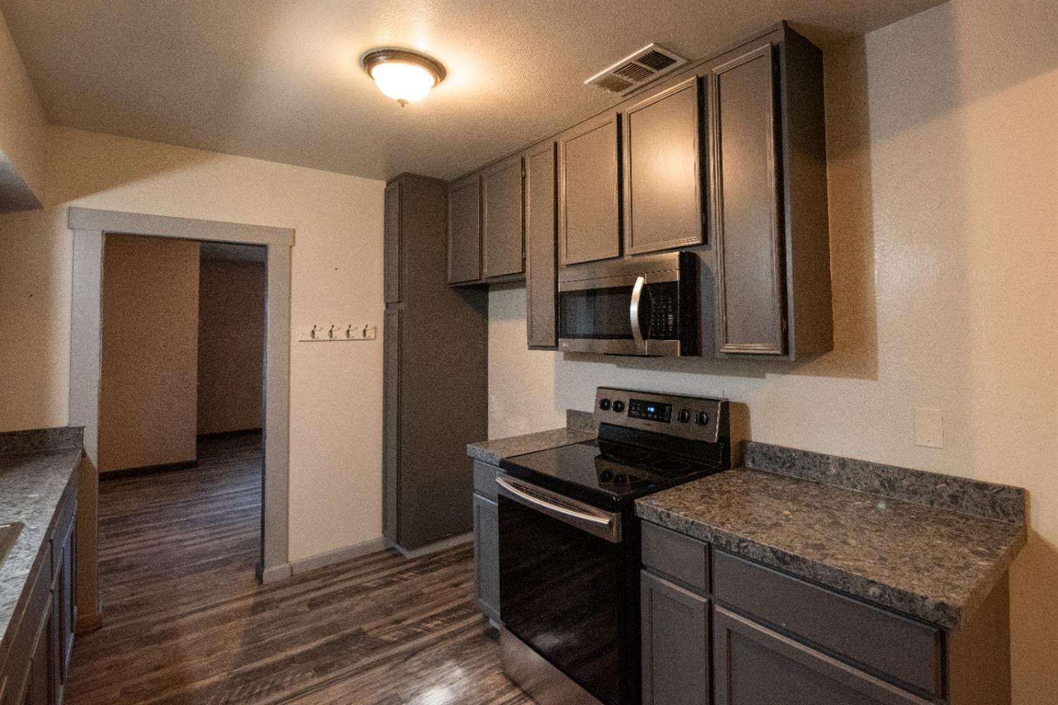 414 Melrose St, Modesto, CA 95354