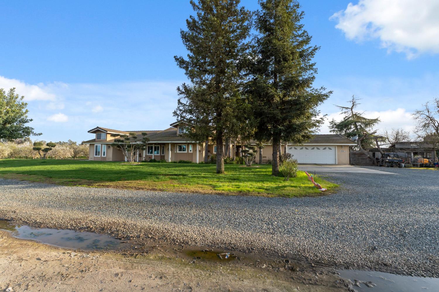5757 10TH Ave, Hanford, CA 93230