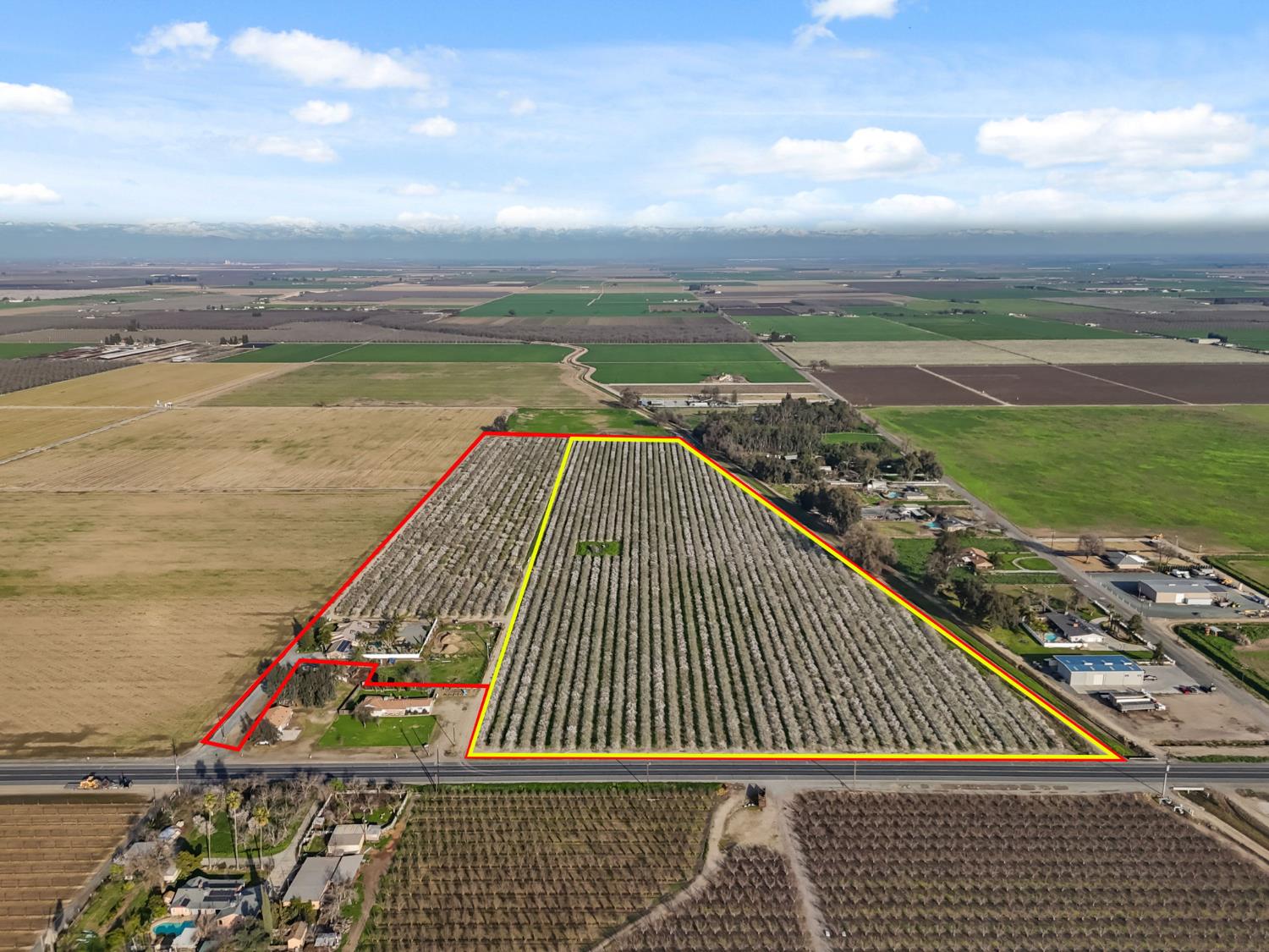 5757 10TH Ave, Hanford, CA 93230