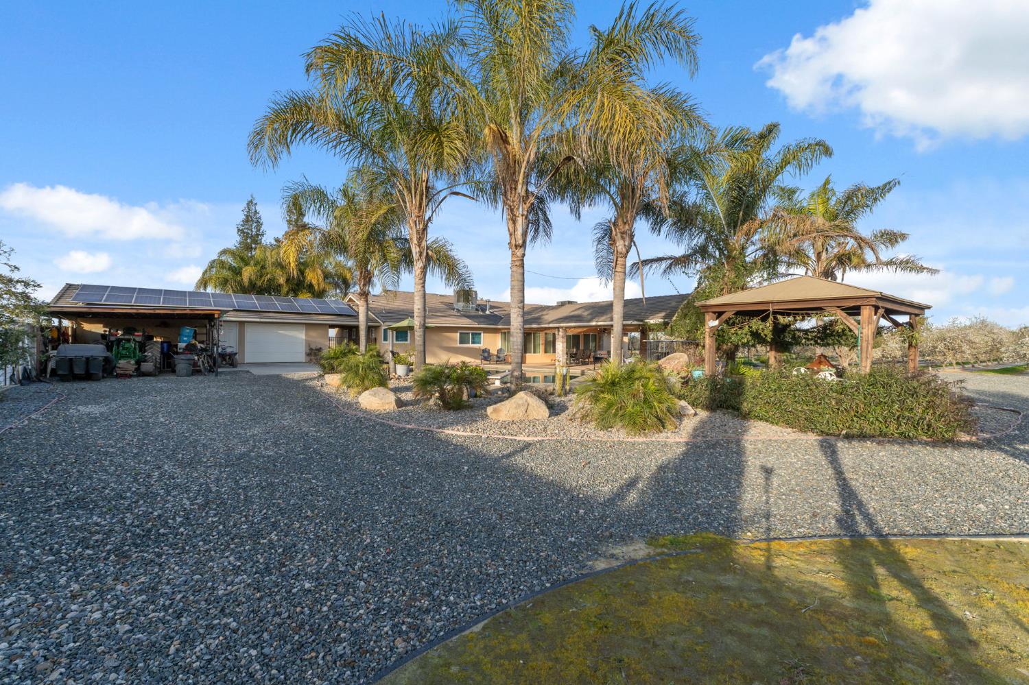 5757 10TH Ave, Hanford, CA 93230