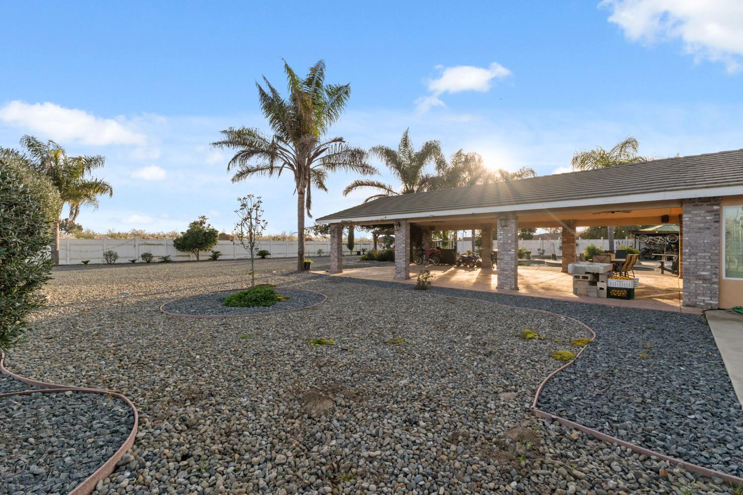 5757 10TH Ave, Hanford, CA 93230